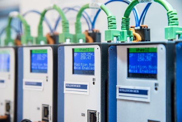 KOLLMORGEN Servoazionamenti AKD2G con nuove funzionalità Safety integrate. KOLLMORGEN Servoazionamenti AKD2G con nuove funzionalità Safety integrate.