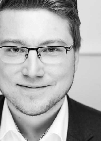 Autore: Felix Haunschild, Sviluppo Sistemi di Sicurezza, Kollmorgen Europe, Ratingen Autore: Felix Haunschild, Sviluppo Sistemi di Sicurezza, Kollmorgen Europe, Ratingen